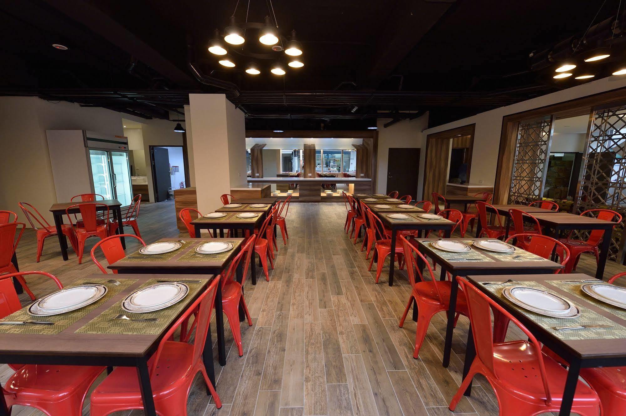 Home Rest Hotel Taitung Экстерьер фото